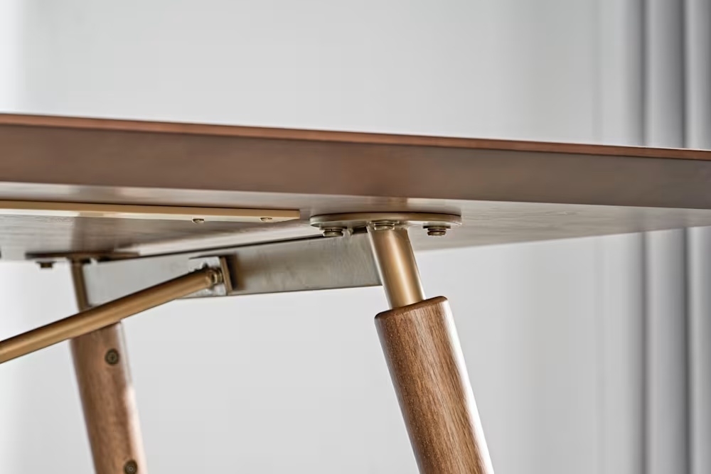 238-lily-dining-table–1.jpg