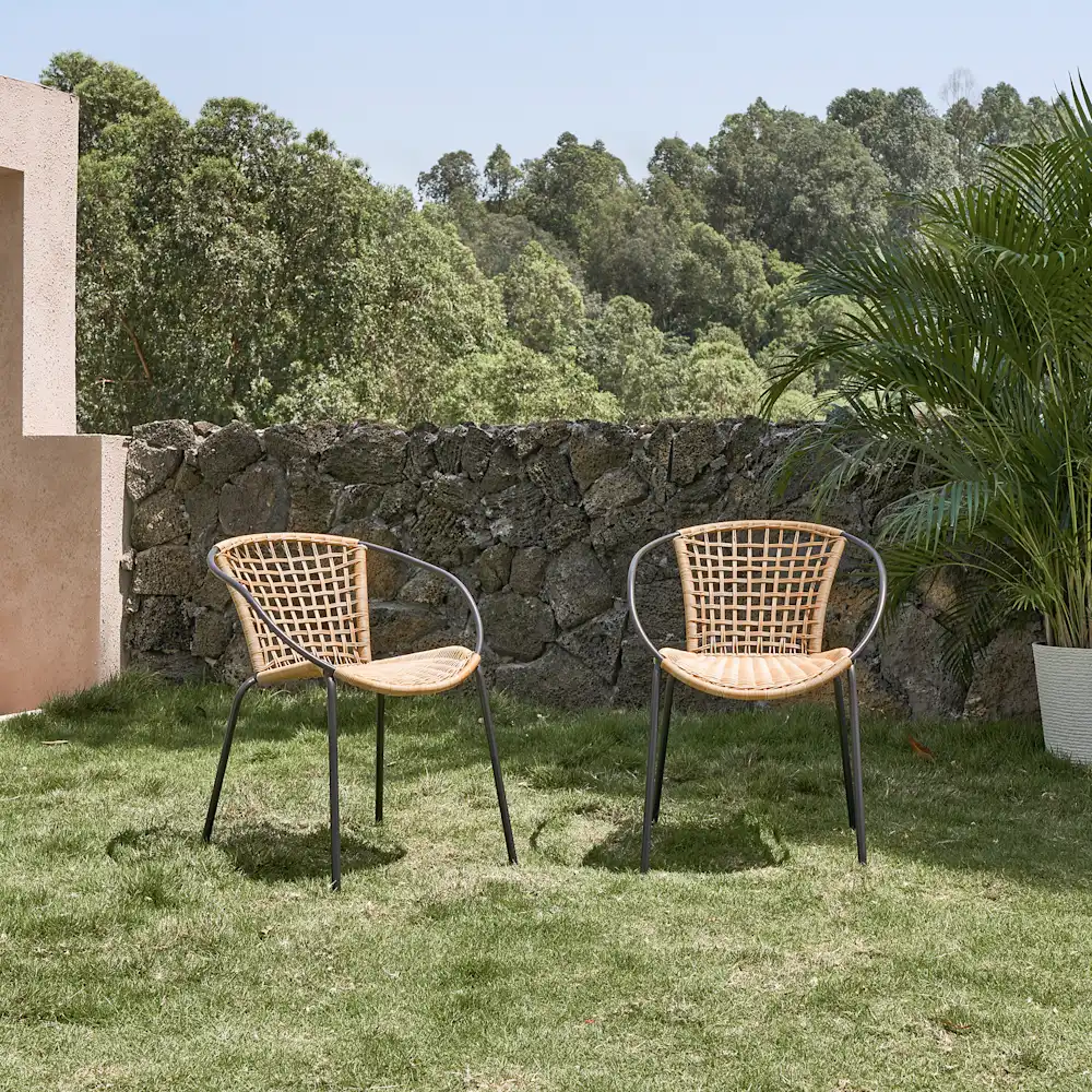 665-bistro-round-foldable-table-with-2-como-chairs-set–1.webp