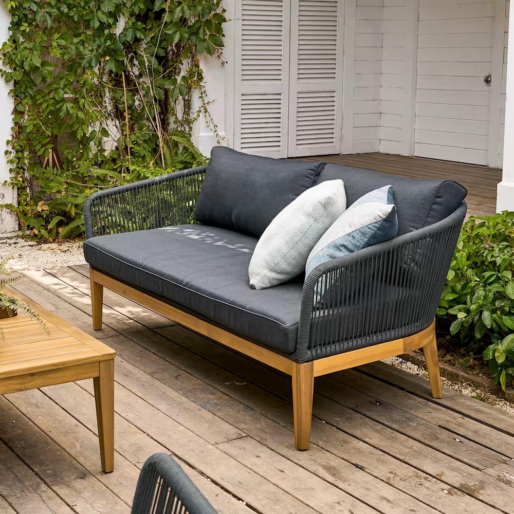 715-maui-outdoor-loveseat-2-lounge-chairs-table-set–1.webp