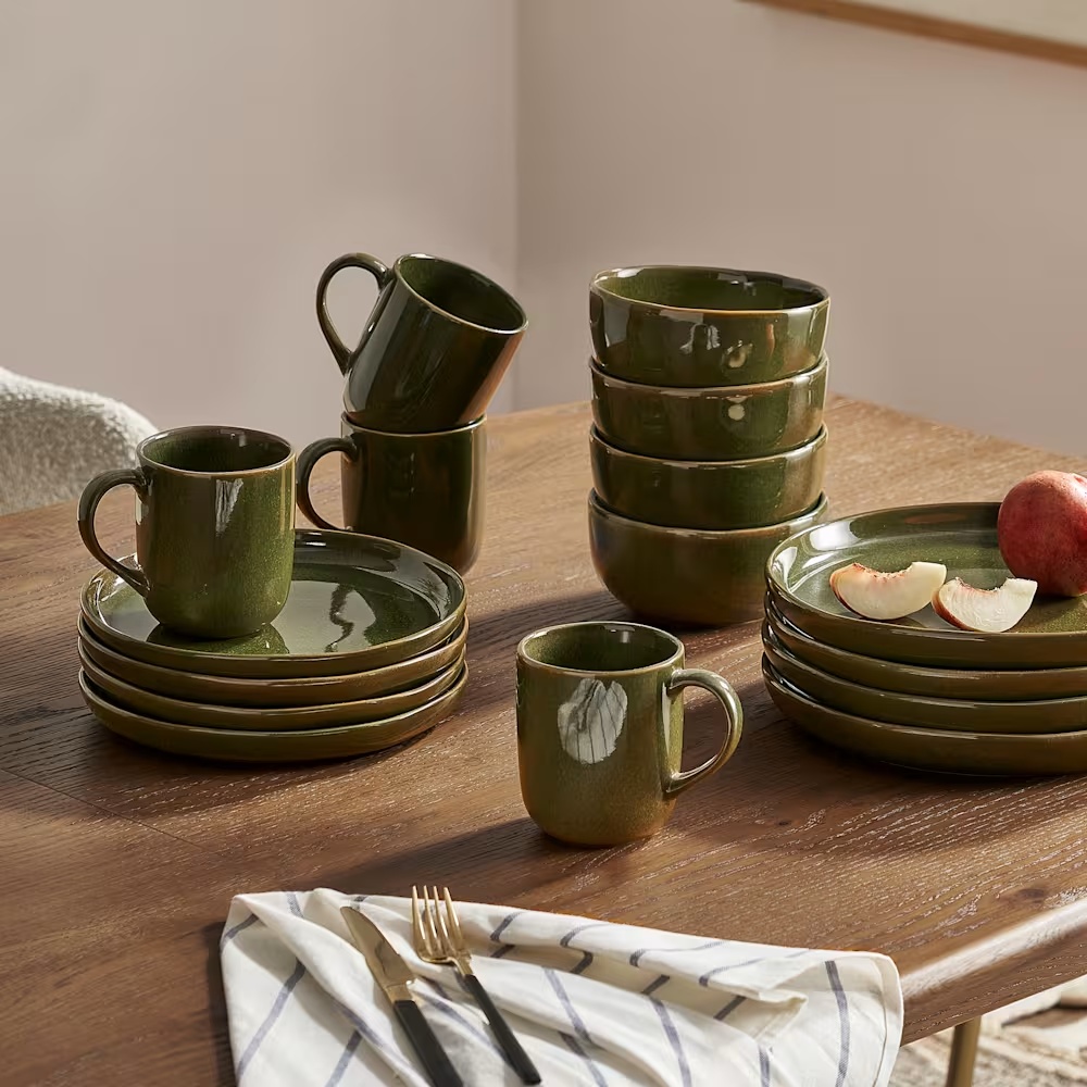 Renoir 16-Piece Dinnerware Set