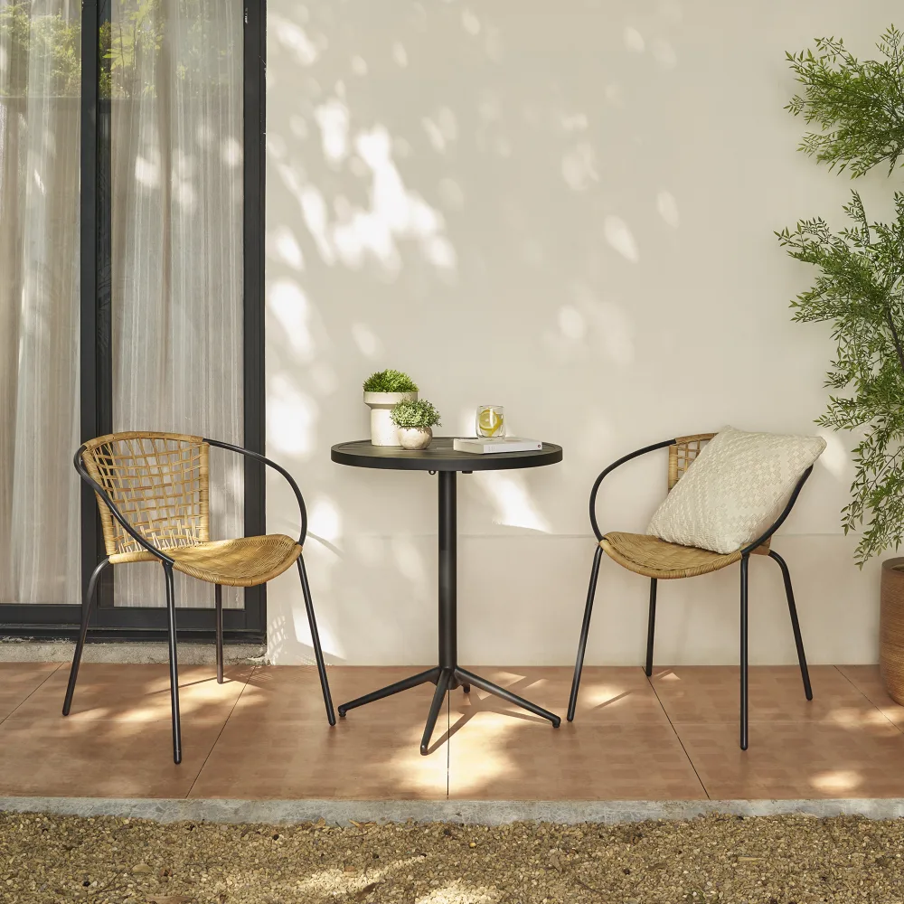 856-como-stackable-outdoor-dining-chair-set–1.jpg