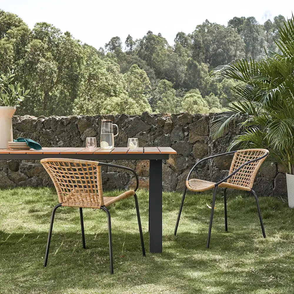 856-como-stackable-outdoor-dining-chair-set–1.jpg